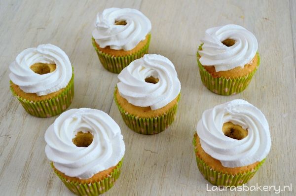 lemon meringue cupcakes 4a