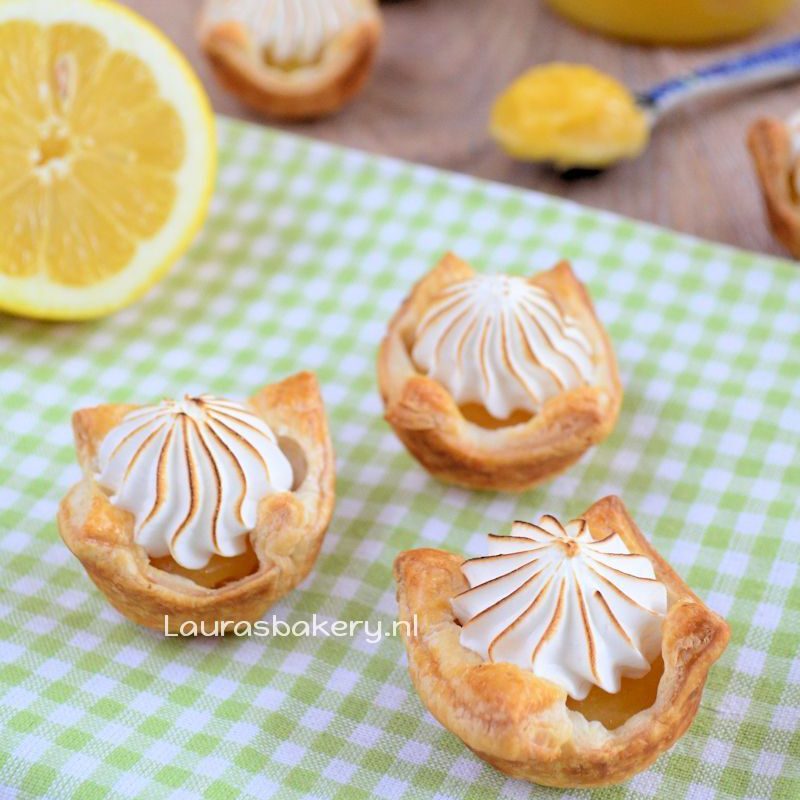Mini lemon meringue pies