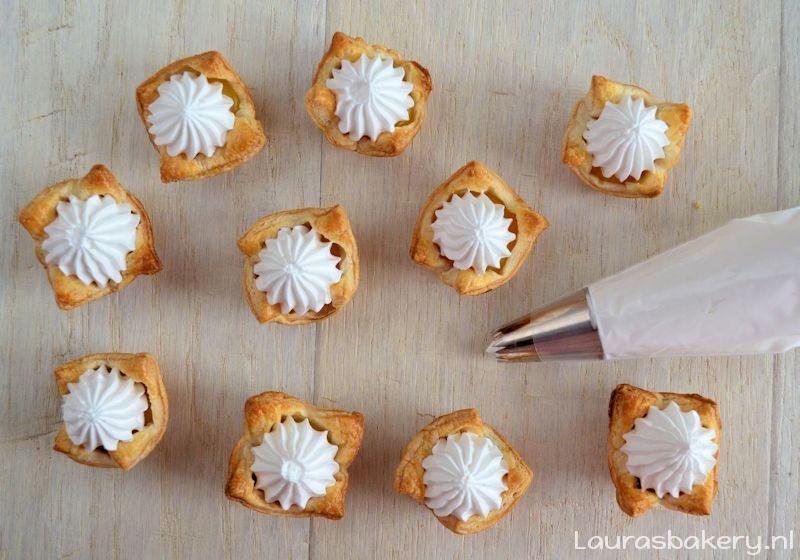 mini lemon meringue pies 4a