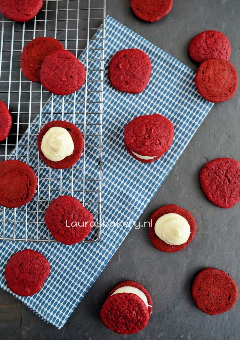 red velvet sandwich cookies 3a