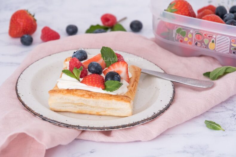 roomgebakjes-met-rood-fruit-8a