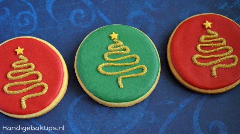 Gedecoreerde koekjes knapperig maken