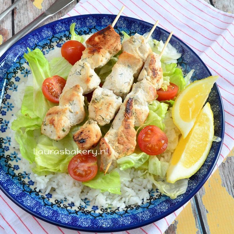 Souvlaki met rijst en salade