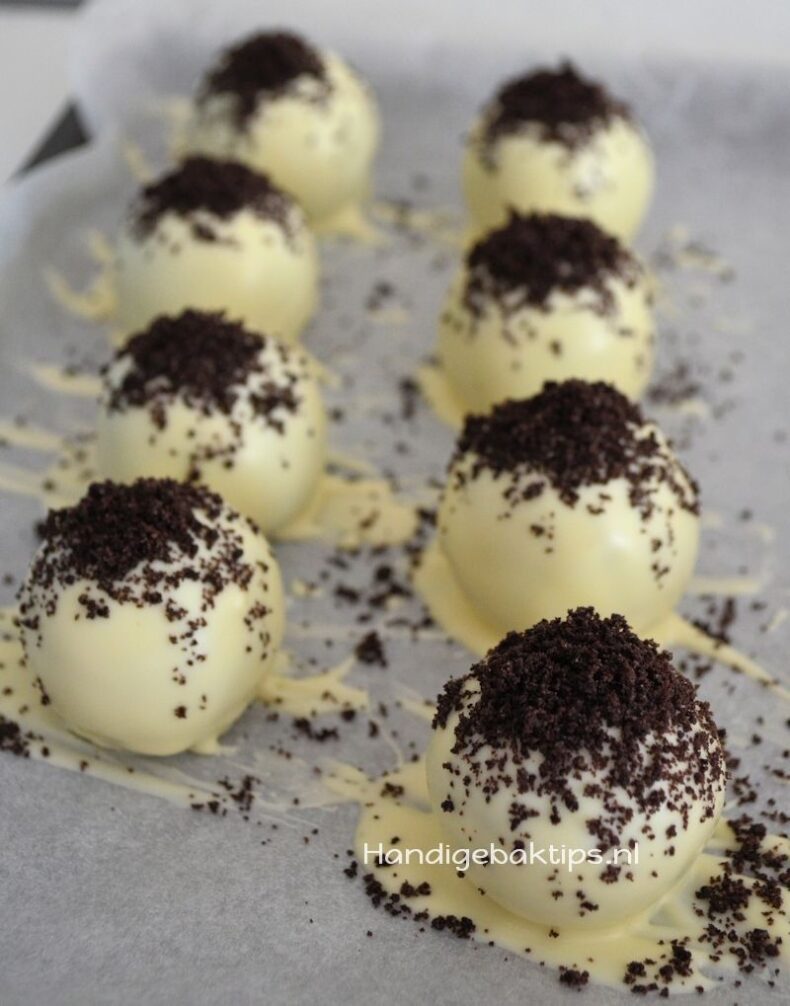 Truffels en bonbons dippen in chocola