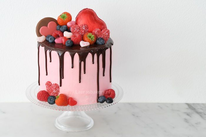 Nuttig Echt niet Dank u voor uw hulp Valentijn drip cake - Laura's Bakery