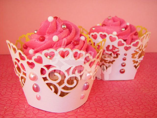 CUPCAKE WRAPPERS UITGETEST
7