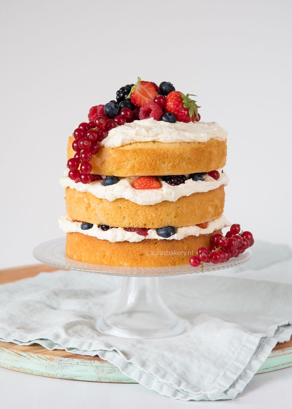 Appelcake met citroencrème en rood fruit