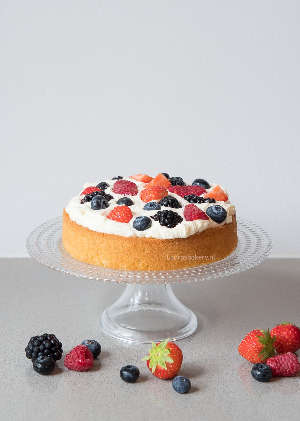 Appelcake met citroencrème en rood fruit maken