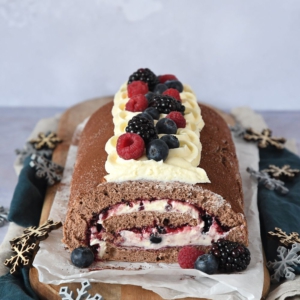 CHOCOLADE CAKEROL MET BOSVRUCHTEN
