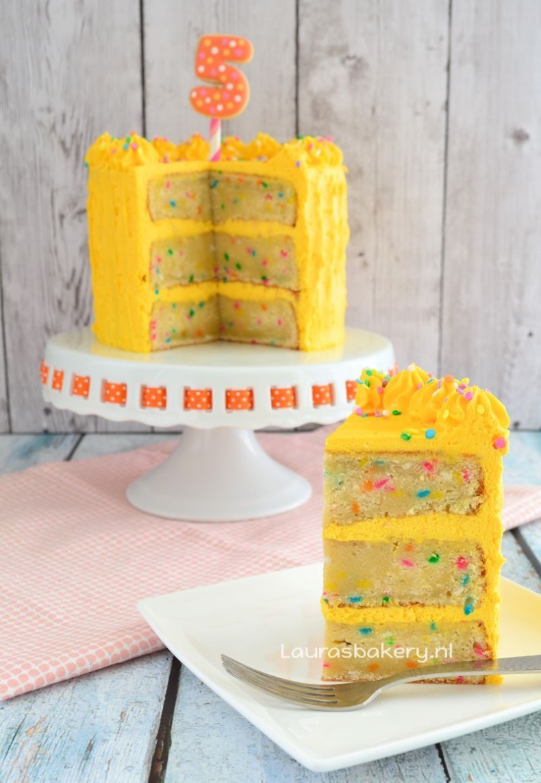 Confetti verjaardagstaart 6a