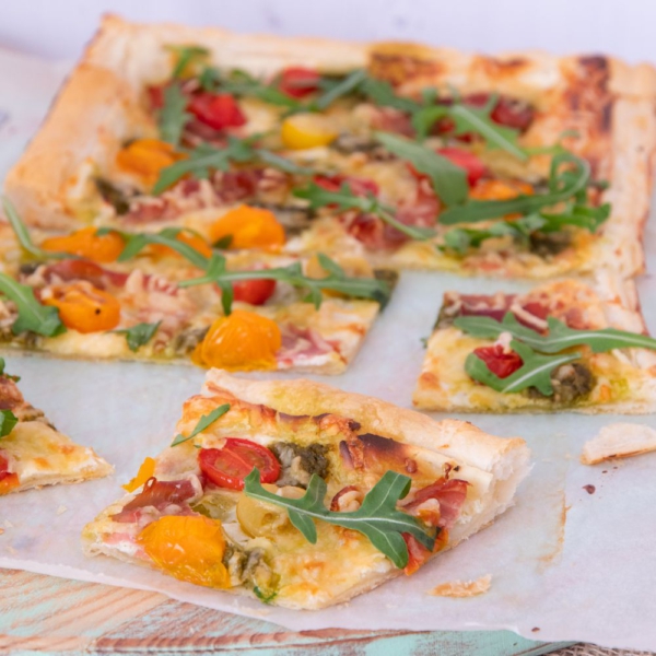 Hartige plaattaart met ricotta, tomaat en parmaham