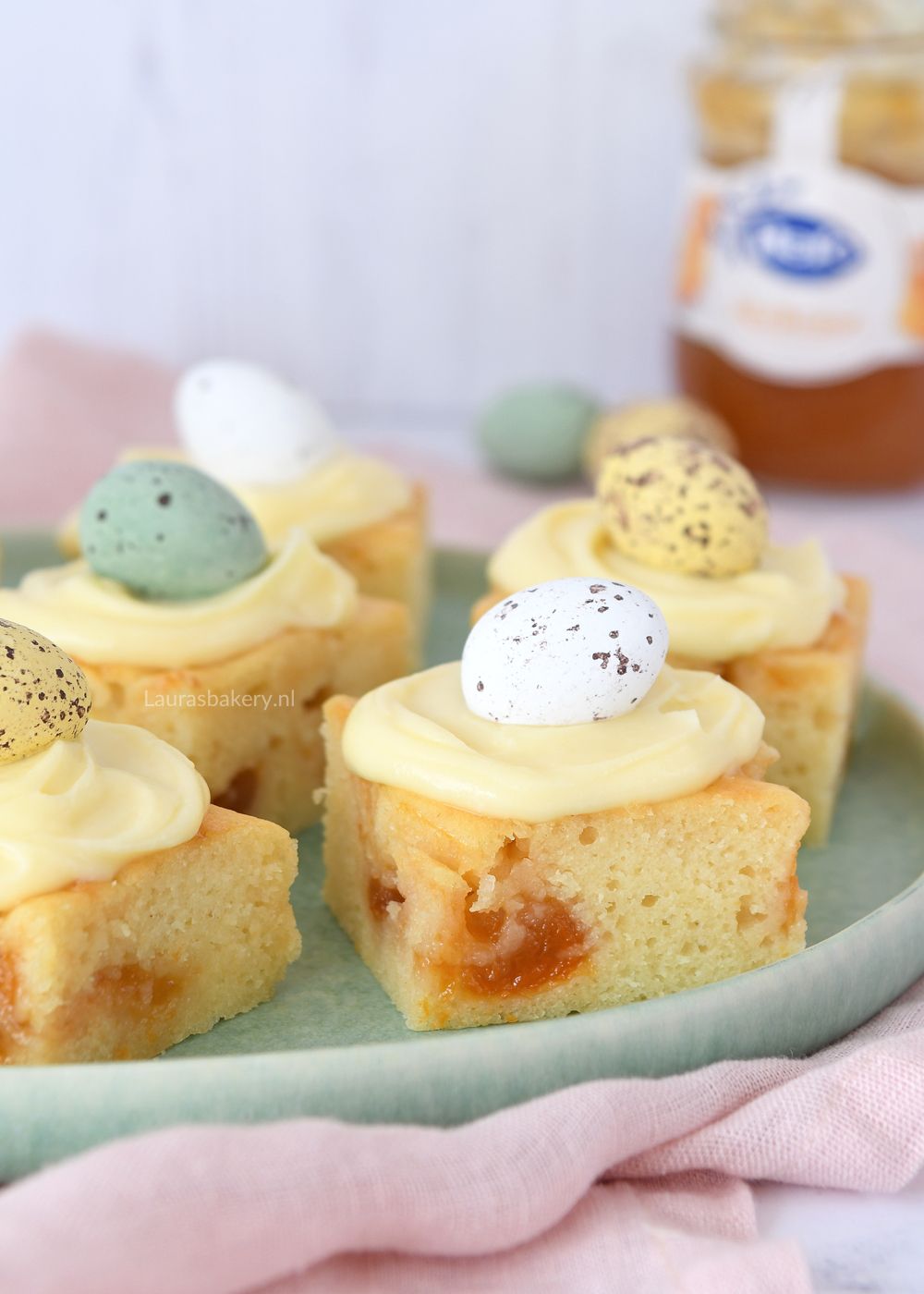 Abrikozen-yoghurtcake met cream cheese frosting