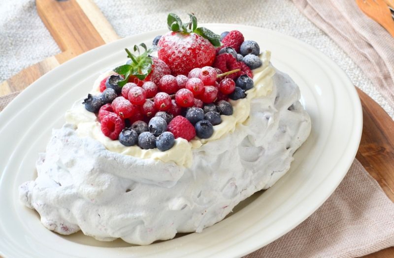 Pavlova met mascarpone en rood fruit