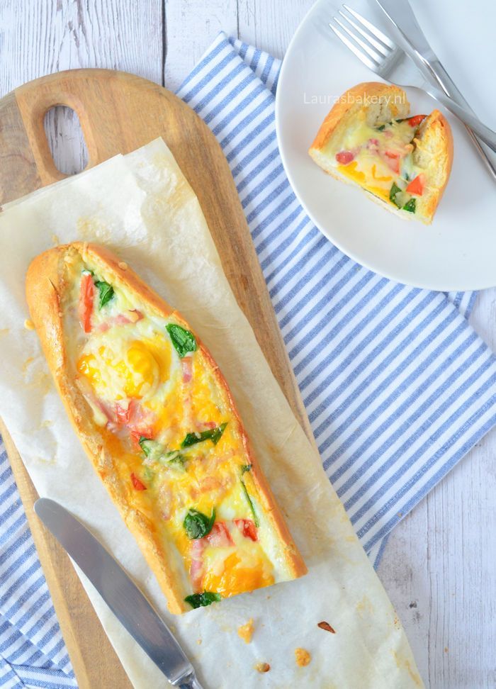 Stokbrood gevuld met ei en spinazie