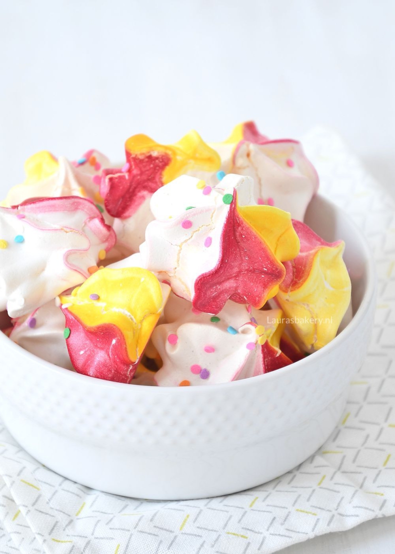 Zelf gekleurde meringues maken 3a