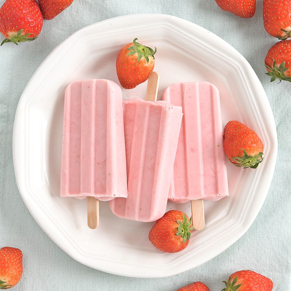 Cheesecake ijsjes met aardbei