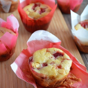 AARDBEIEN-WITTE CHOCOLADE MUFFINS