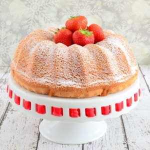 ANGEL FOOD CAKE MET AARDBEIEN