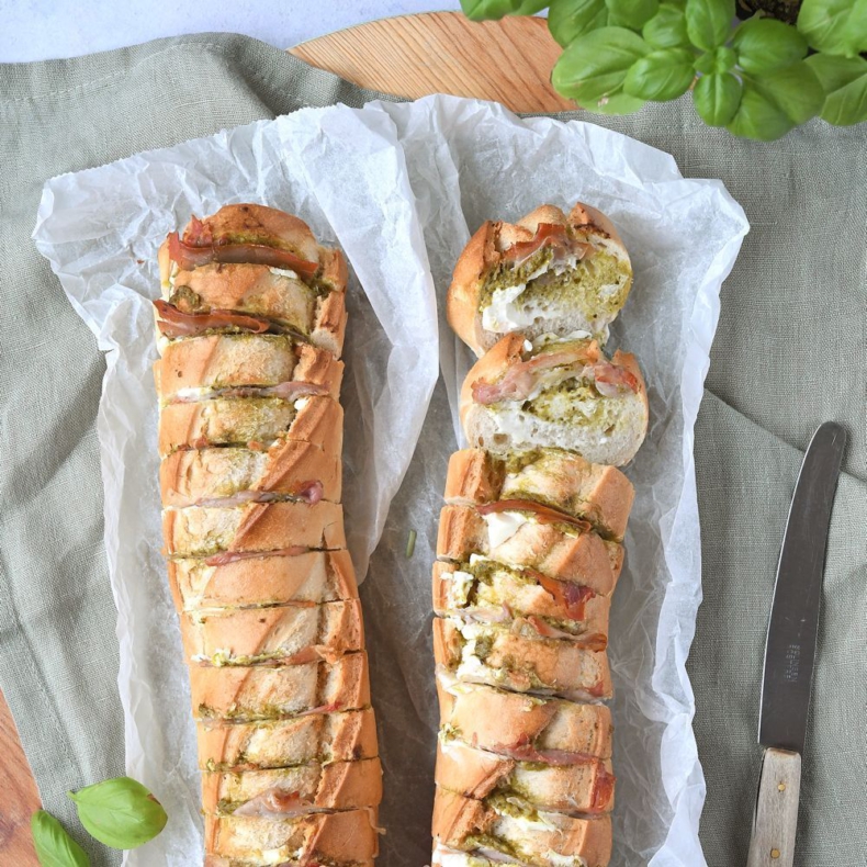 Borrel stokbrood met Parmaham