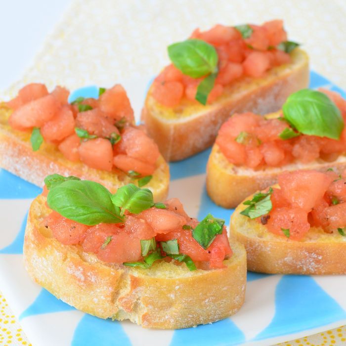 Bruschetta met tomaat en basilicum