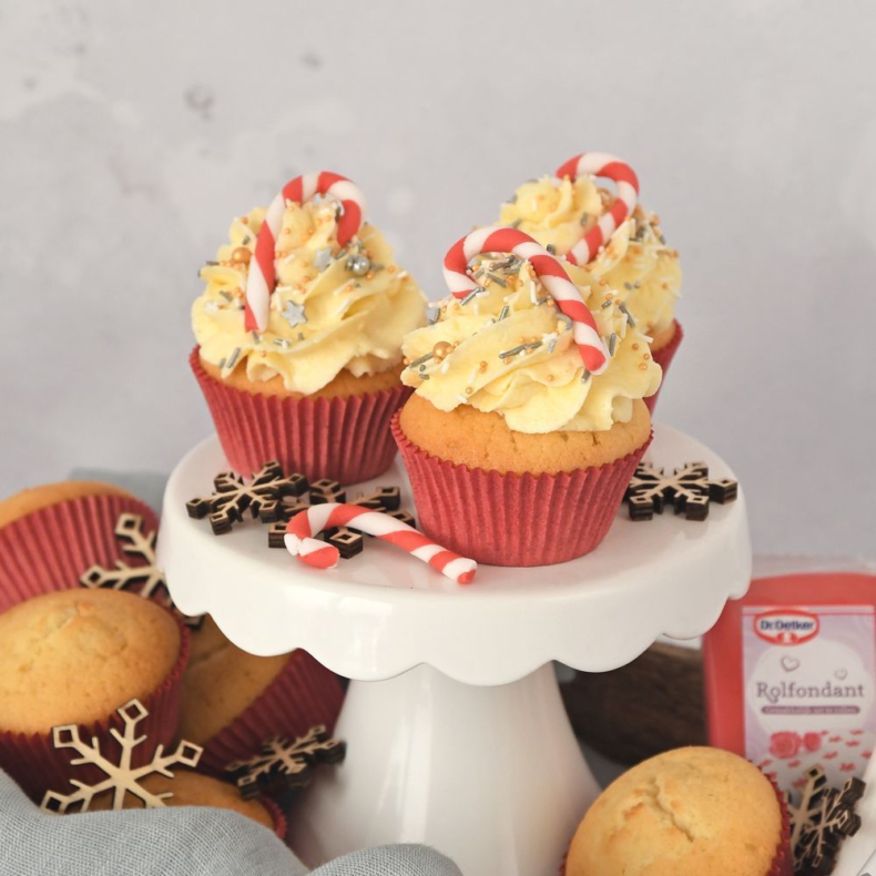 Candy cane cupcakes