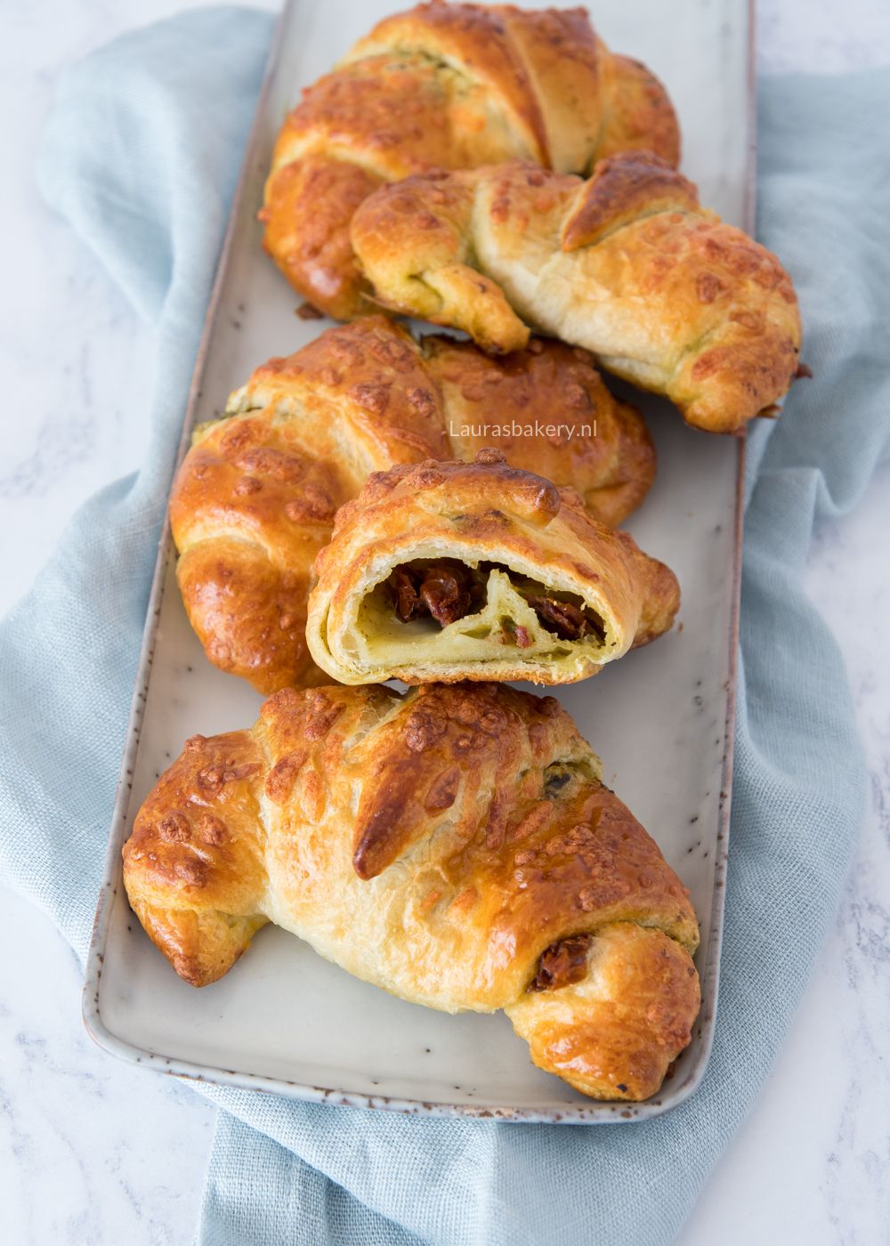 caprese croissants-1a