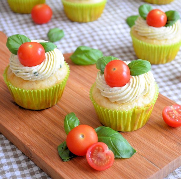 Hartige caprese cupcakes