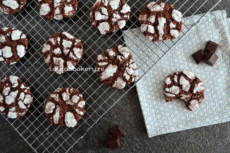 chocolate crinkle cookies 2a