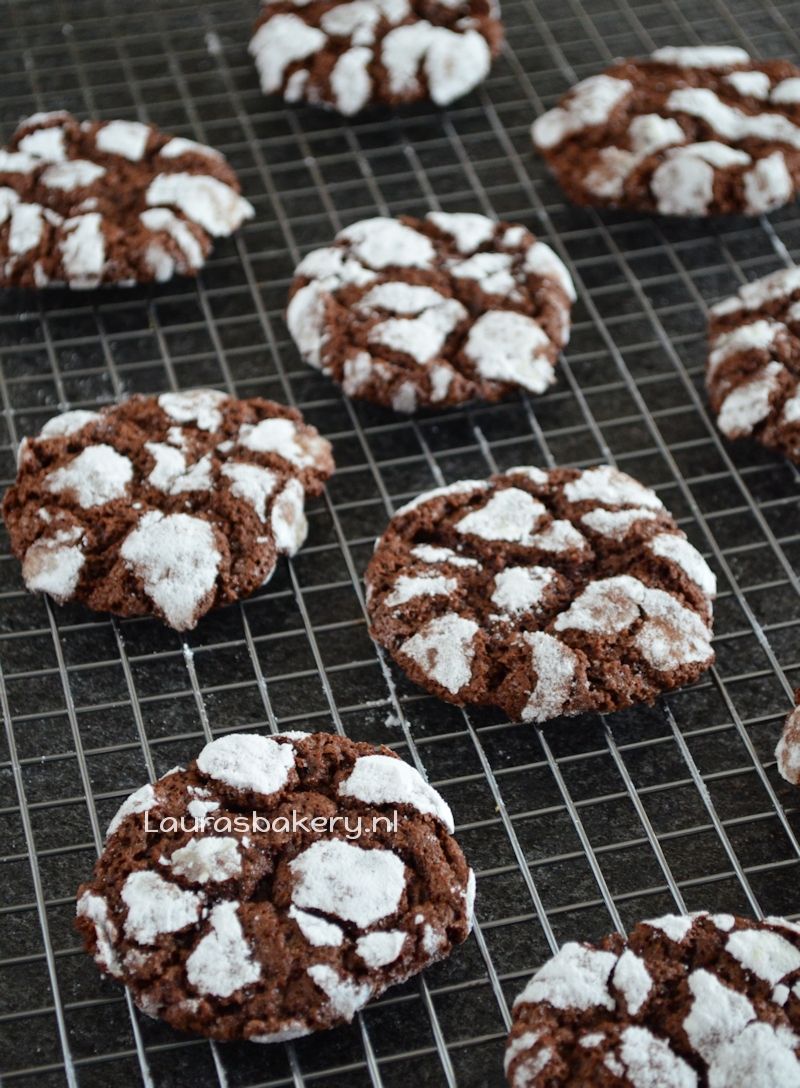 chocolate crinkle cookies 4a