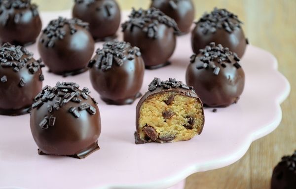 Cookie dough bonbons