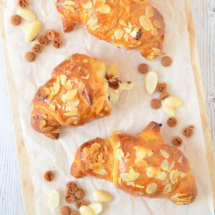 Croissants met spijs en speculaas