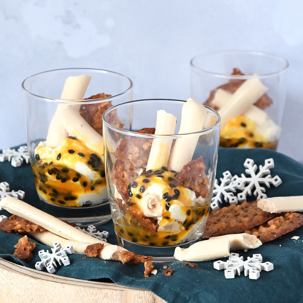 ETON MESS MET KLETSKOPPEN EN PASSIEVRUCHT