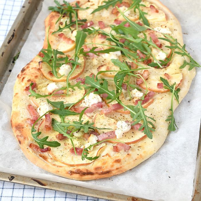 Flammkuchen met appel en spek