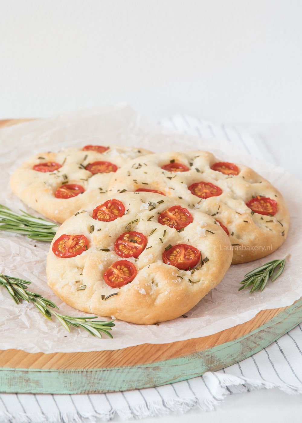 focaccia-broodjes-met-rozemarijn-en-tomaat-1a