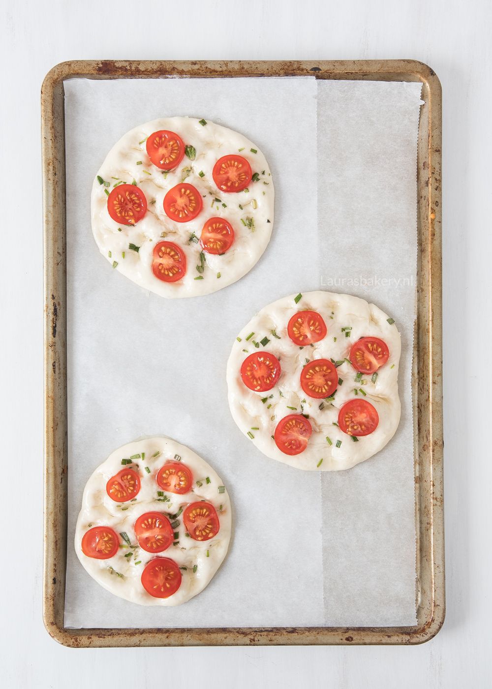 focaccia-broodjes-met-rozemarijn-en-tomaat-3a