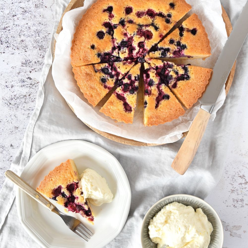 Frangipane cake met rood fruit