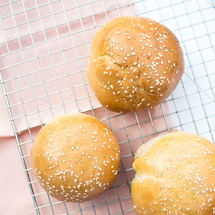 Flikkeren Reusachtig spreker Hamburgerbroodjes - Laura's Bakery