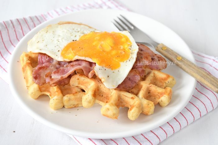 hartige wafels met spek en ei 2a