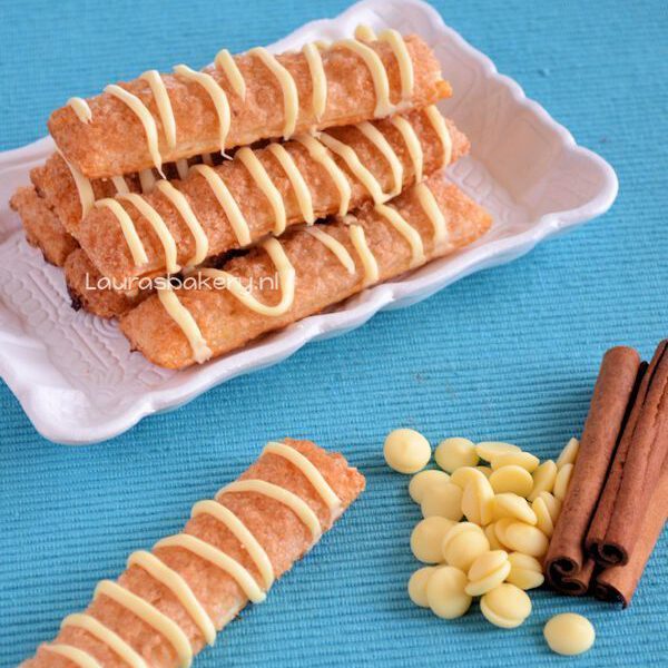 kaneelstengels met witte chocola