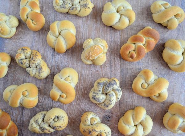 Kleine knoop broodjes