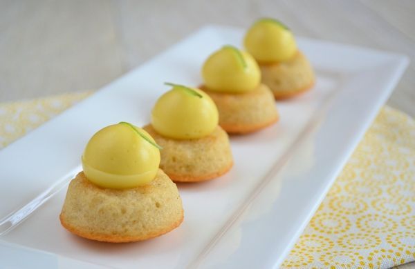 Financiers met Lemon Curd