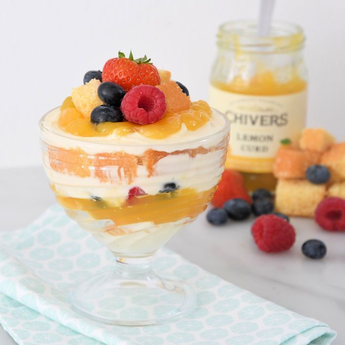 Lemon curd trifle met rood fruit