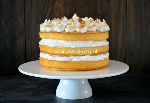lemon meringue cake 2a