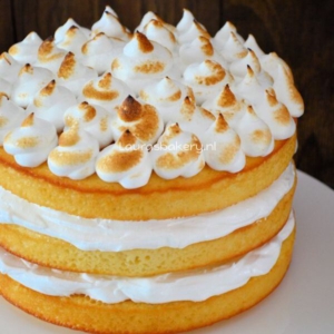 Cake met lemon meringue