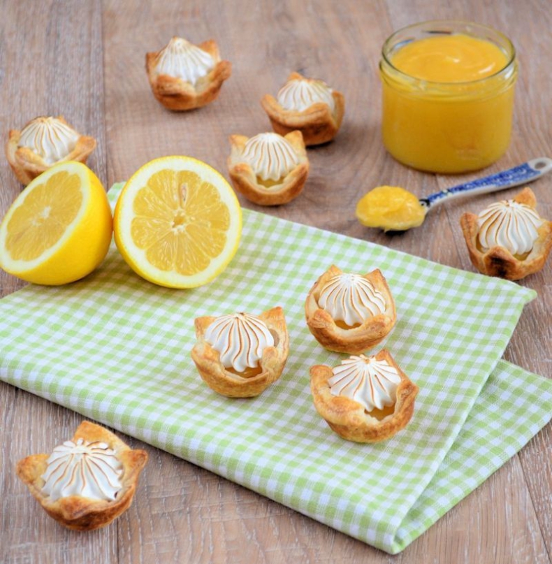 Mini lemon meringue pies