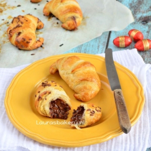 CHOCOLADE-KARAMEL PAASEI CROISSANTS