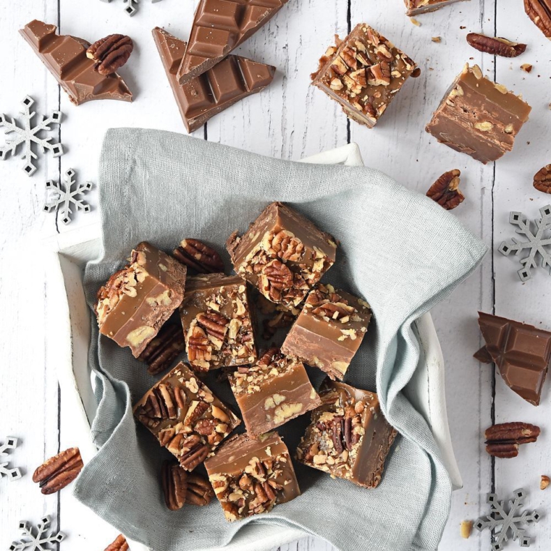 Pecan-karamel chocoladefudge