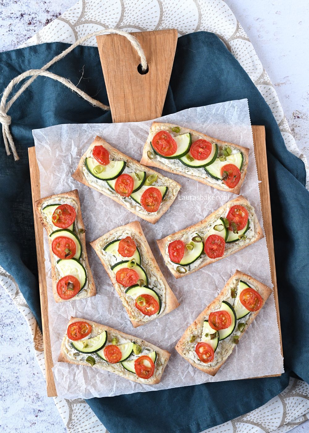 pizzasticks met ricotta, courgette en tomaat