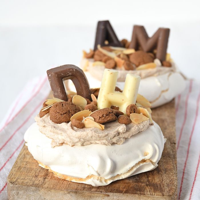 Mini Sinterklaas pavlova's met speculaas