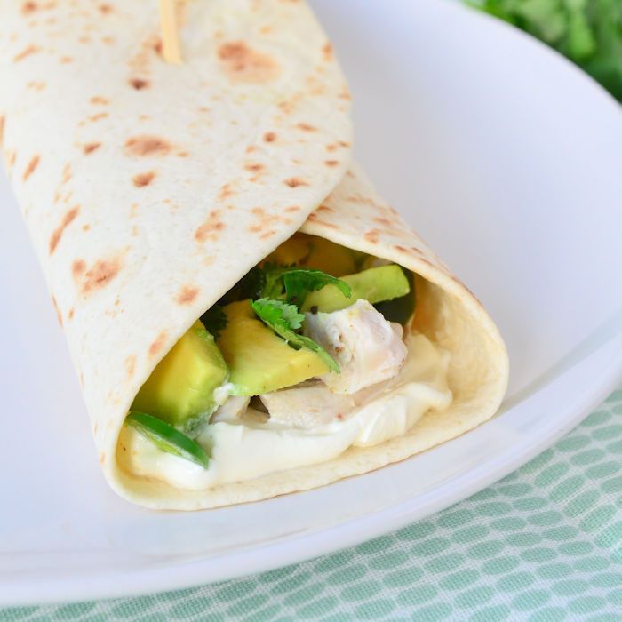 Tortilla's met limoen kip en avocado